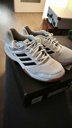 Sálová obuv ADIDAS - vel. 40,5
